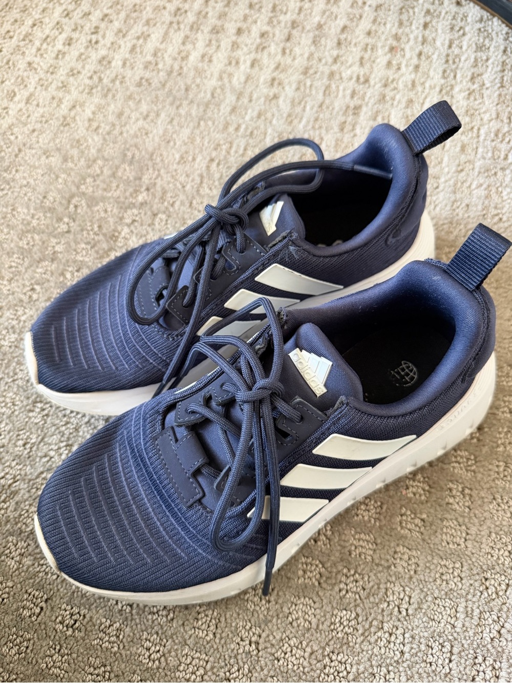 Kids Adidas Sneakers - Picture 4 of 6